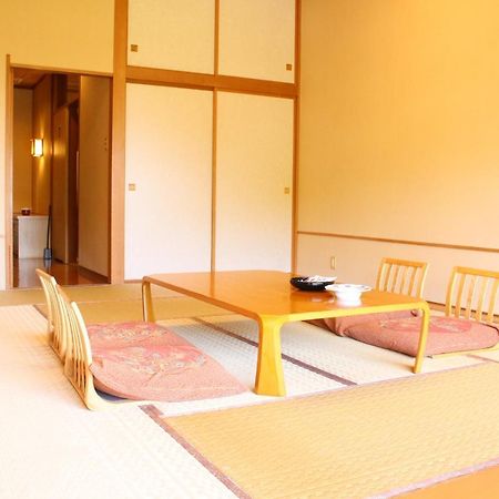 土湯温泉 やすらぎの宿 向瀧旅館 Fukushima (Fukushima) Exterior foto