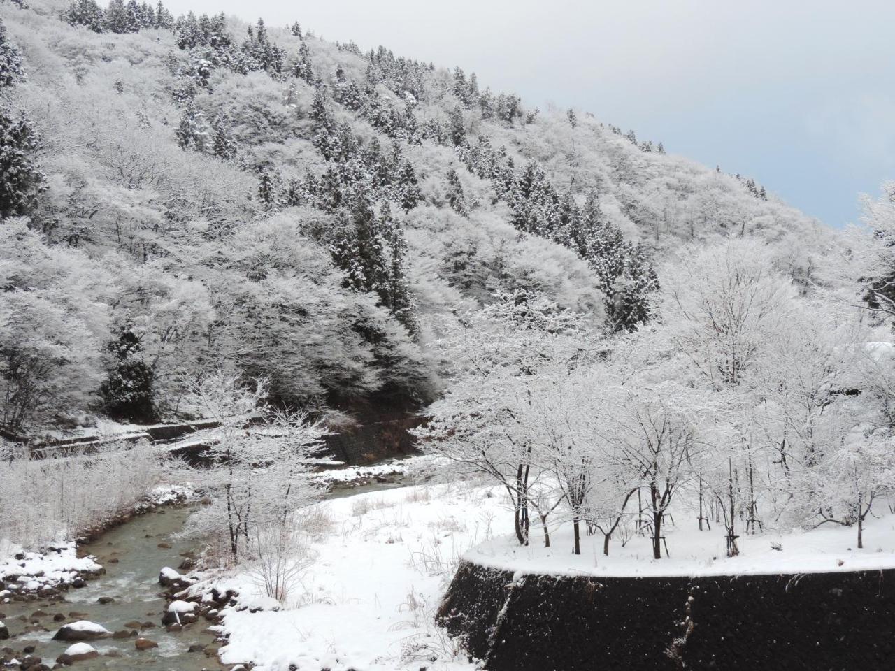土湯温泉 やすらぎの宿 向瀧旅館 Fukushima (Fukushima) Exterior foto
