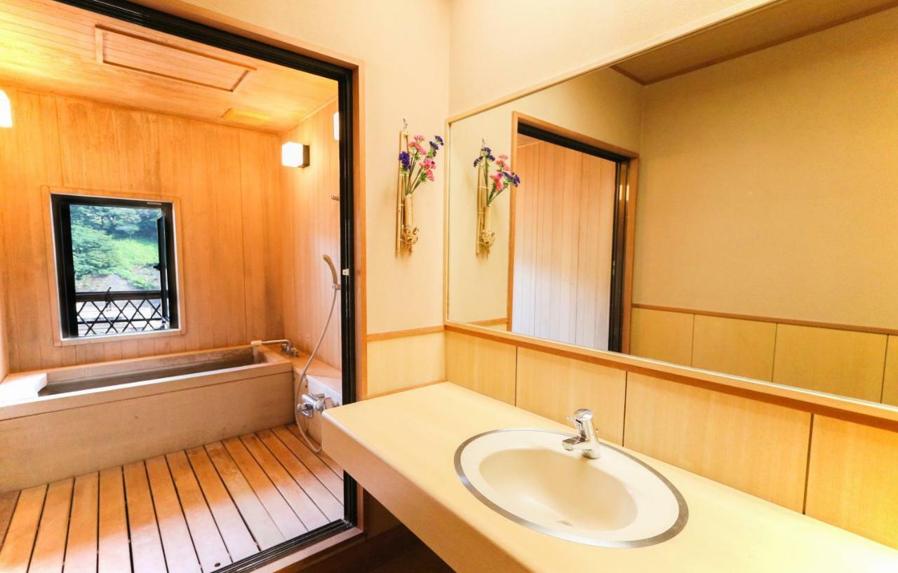 土湯温泉 やすらぎの宿 向瀧旅館 Fukushima (Fukushima) Exterior foto
