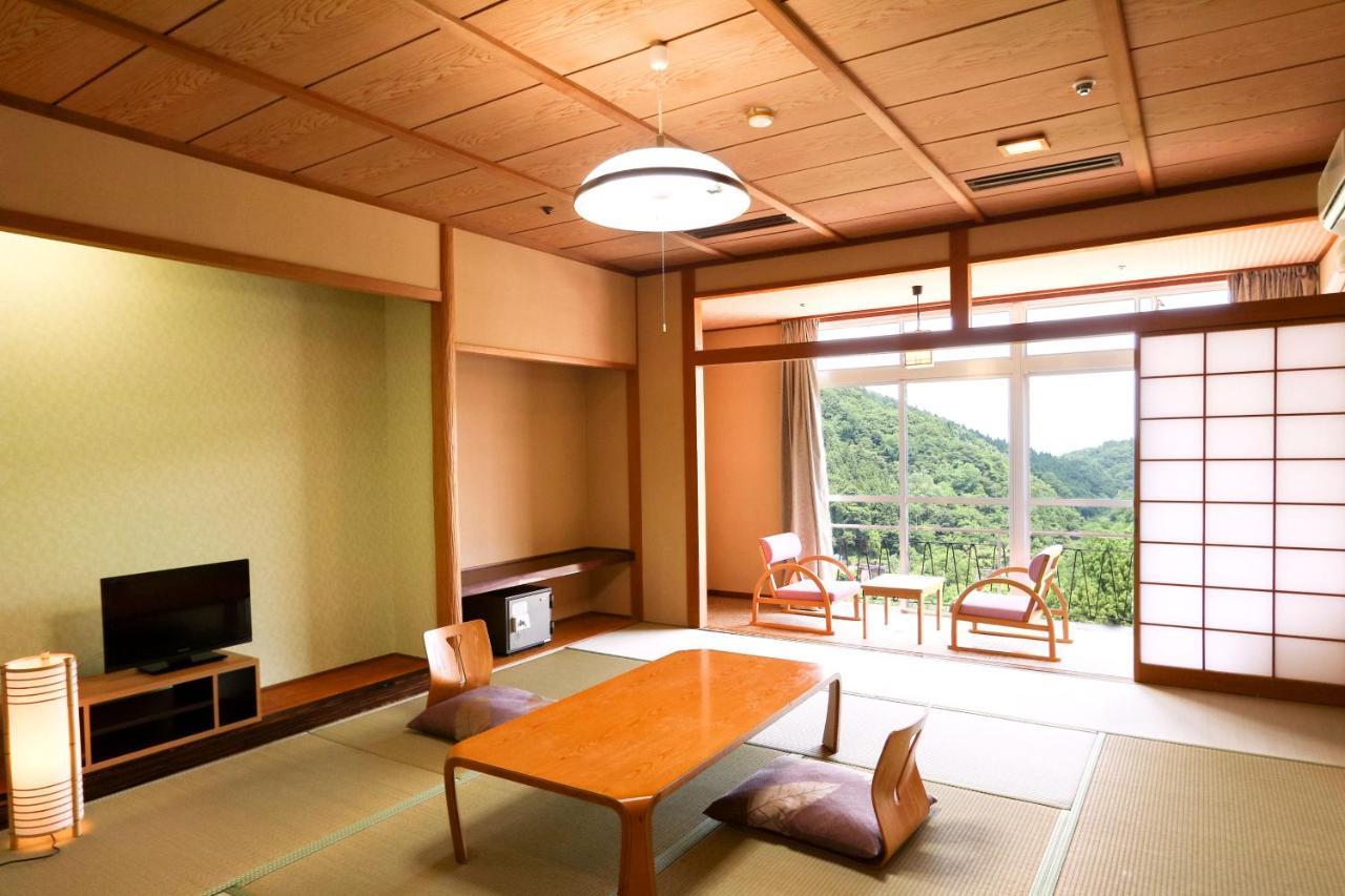 土湯温泉 やすらぎの宿 向瀧旅館 Fukushima (Fukushima) Exterior foto