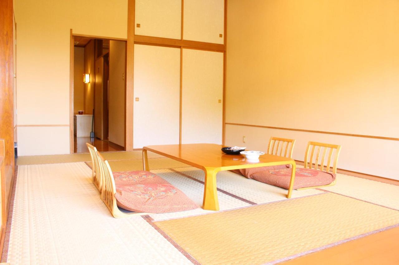 土湯温泉 やすらぎの宿 向瀧旅館 Fukushima (Fukushima) Exterior foto